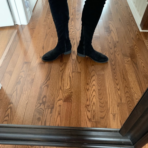 Black suede knee high boots 8.5 - Picture 2 of 4